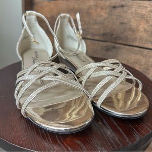 Easy Street Strappy Wedge Sandals in Gold women’s size 9 1/2W